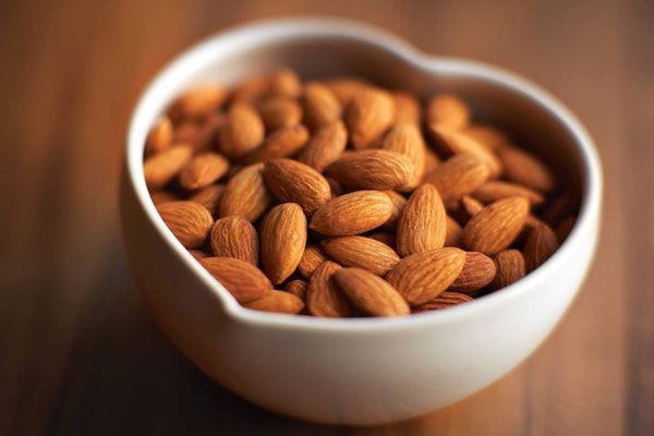 خرید مغز بادام درجه یک + قیمت فروش استثنایی
